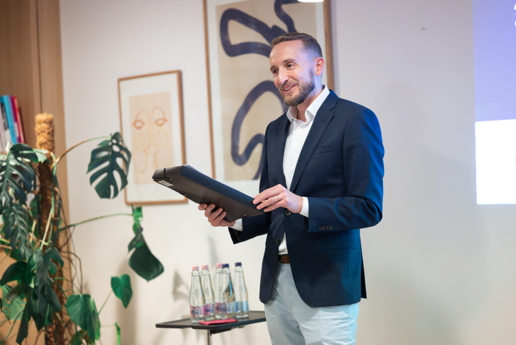 OANDER-Ocskay-Laszlo